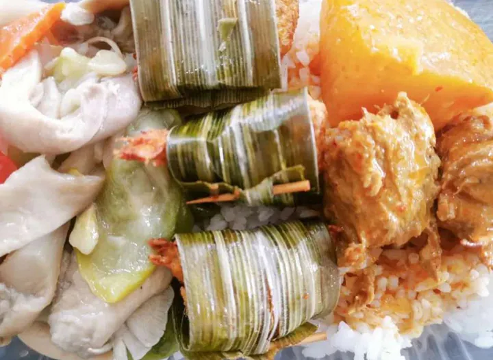 Vegetarian Deep-Fried Pandan Chicken Set
