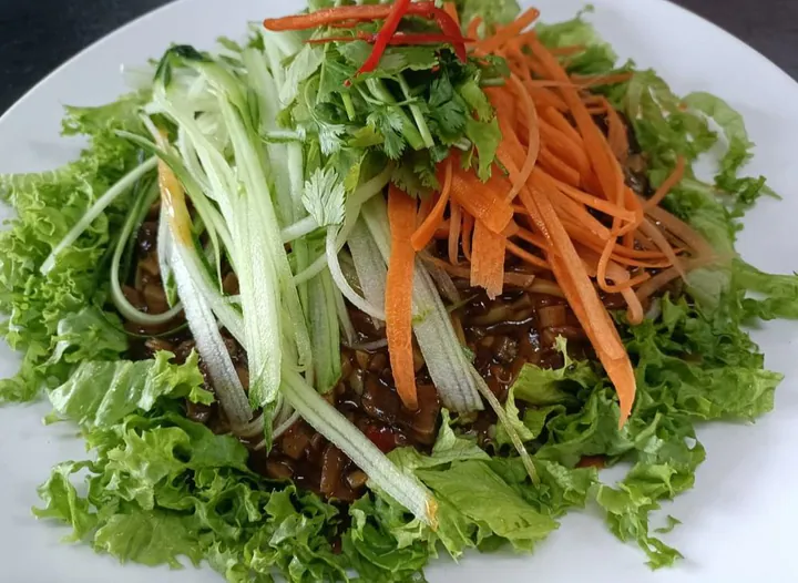 NO1. Zha Jiang Noodle
