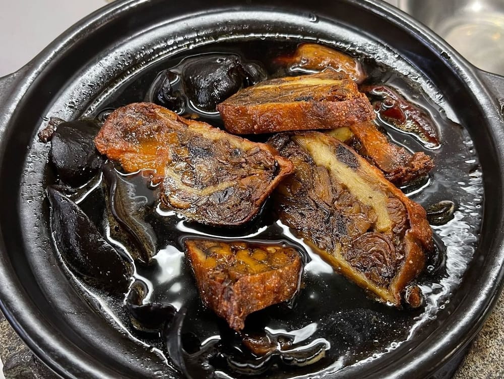 Hakka Braised Pork Trotters in Vinegar 客家猪脚醋