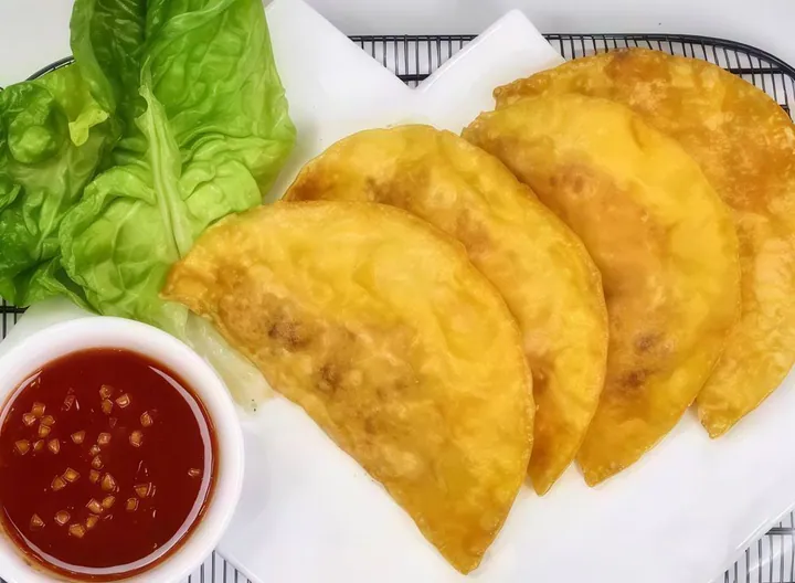 S06. Golden Cripsy Fried Dumpling Signature 香炸水饺