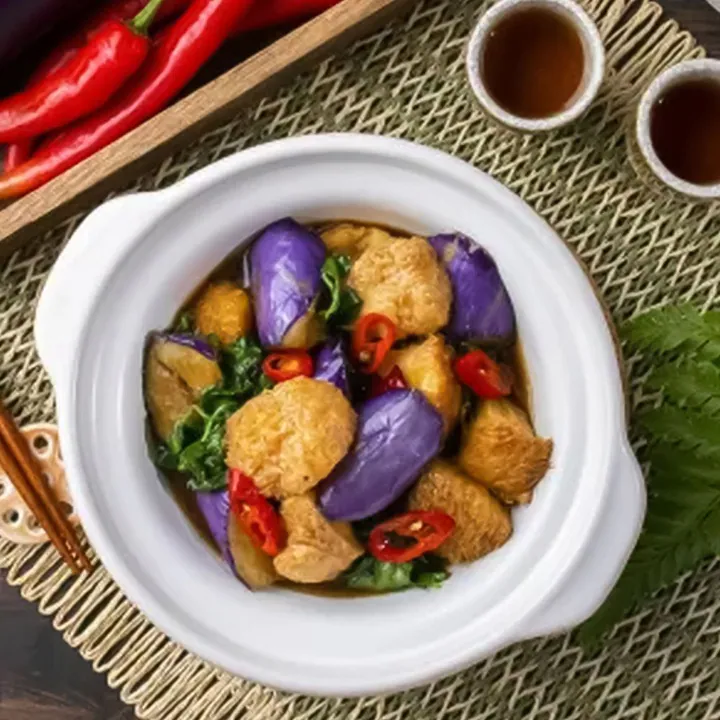 Stewed Eggplant with Basil Hericium 杯茄子猴头菇