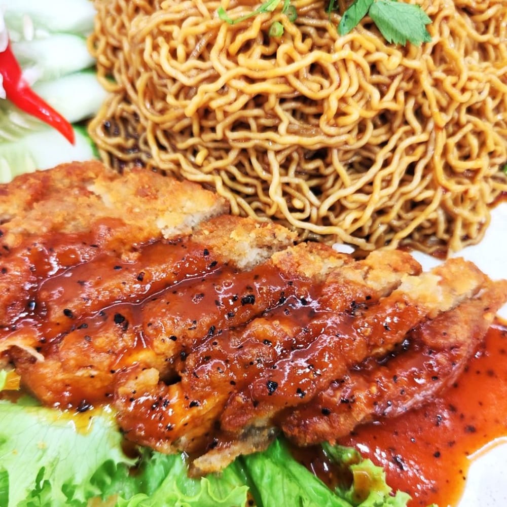 N06. Chicken Cutlet Noodle 鸡扒面