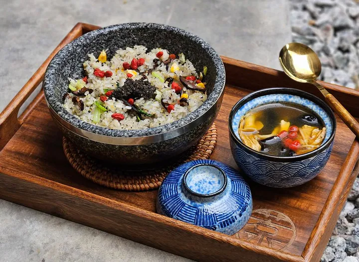 Truffle Stone Pot Rice 松露石鍋拌飯