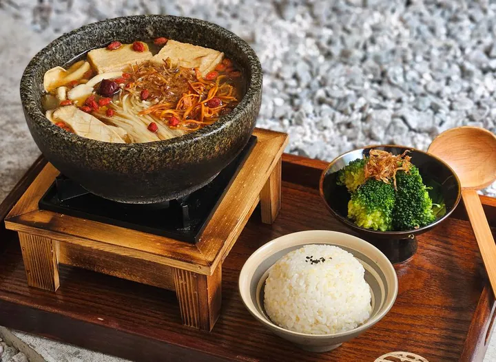 Sesame Oil Cordyceps Cabbage Pot 麻油蟲草白菜煲