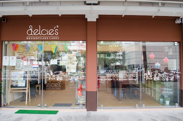 Delcie's Desserts and Cakes, Novena